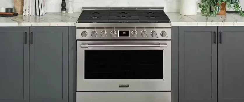 frigidaire-pro-front-control-freestanding-gas-range-PCFG3670AF